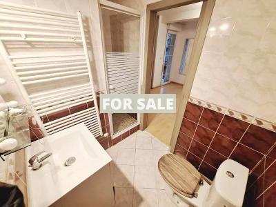 Contemporary Detached House with Lovely Garden