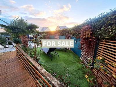 Contemporary Detached House with Lovely Garden