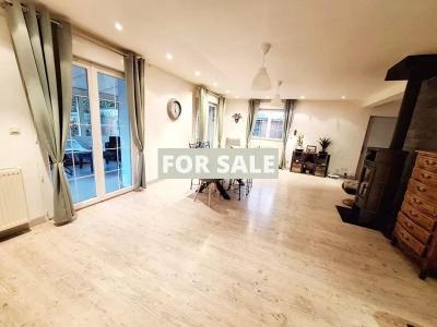 Contemporary Detached House with Lovely Garden