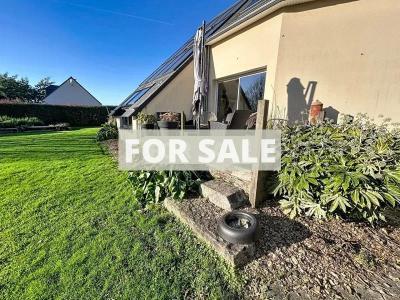 Detached Country House with Landscaped Garden