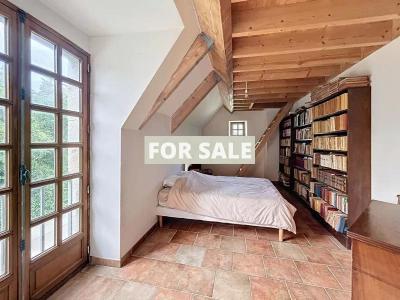Detached Country House with Outbuilding