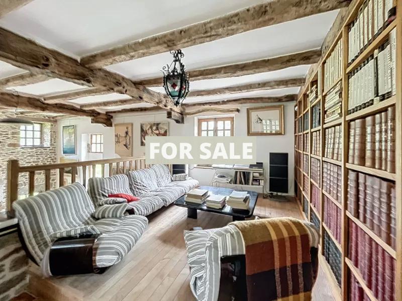 Detached Country House with Outbuilding