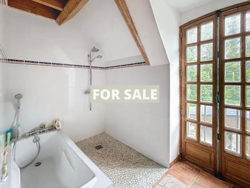 Detached Country House with Outbuilding