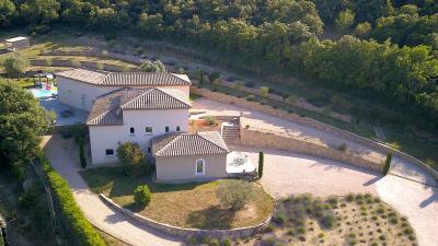 Superb High-end Single Storey Villa And Independent Guest Cottage