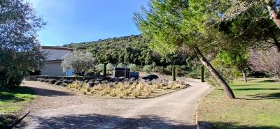 Superb High-end Single Storey Villa And Independent Guest Cottage