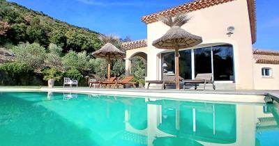 Superb High-end Single Storey Villa And Independent Guest Cottage