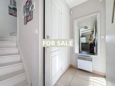 Detached Country House with Landscaped Garden