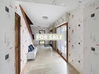 Detached Country House with Covered Swimming Pool