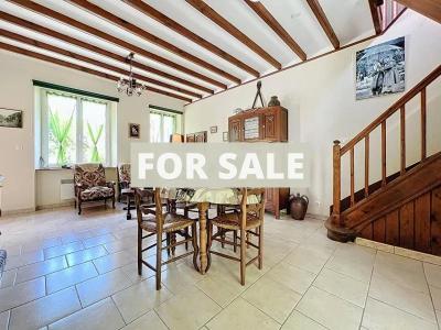 Stunning Detached House with Lake