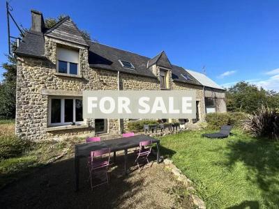 Detached House with Garden and Attached Barns