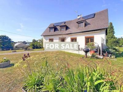 Detached House with Garden by the Coast