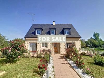 Detached Country House with Impressive Garden