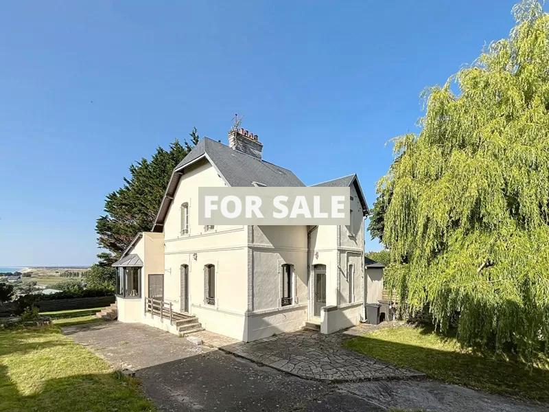 Detached House with Garden and Open Sea View