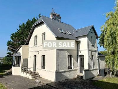 Detached House with Garden and Open Sea View