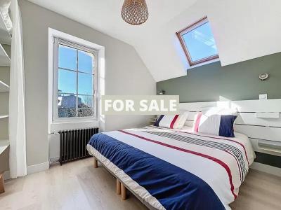 Detached House with Garden and Open Sea View