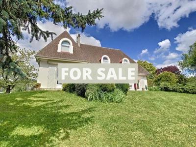 Detached House with Landscaped Garden