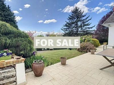 Detached House with Landscaped Garden