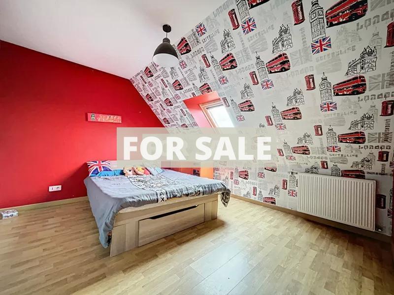 Detached House with Garden by the Coast