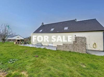Detached House with Garden by the Coast