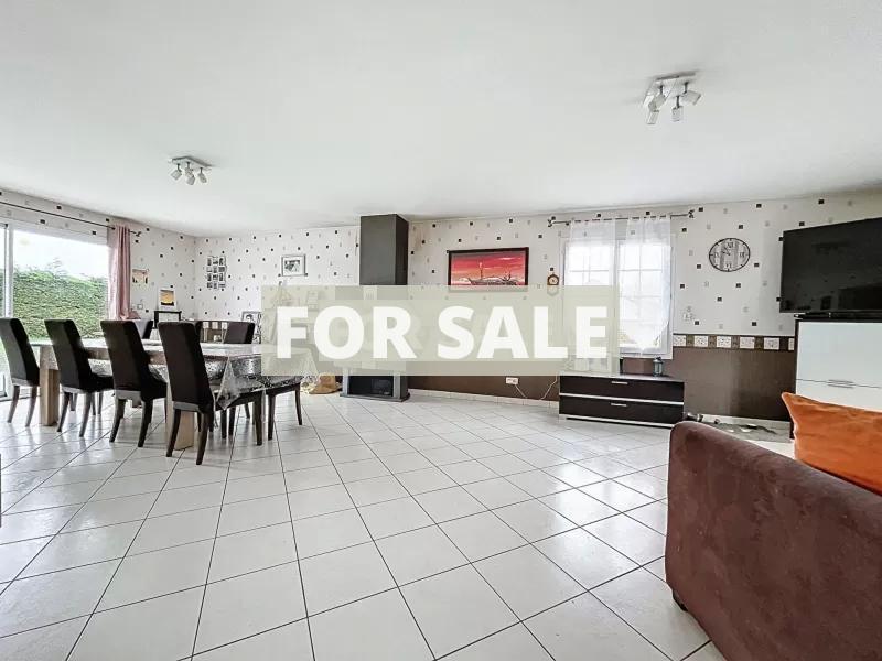 Detached House with Garden by the Coast