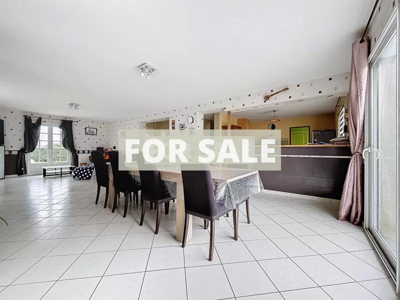 Detached House with Garden by the Coast