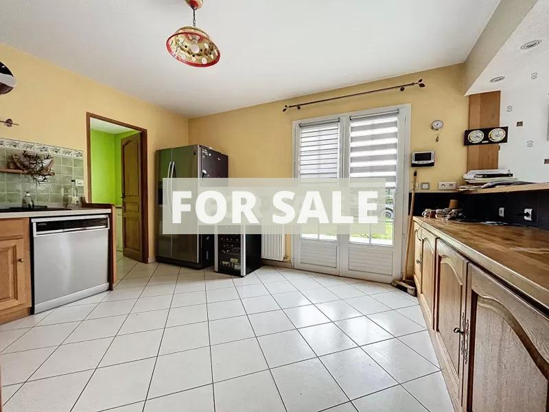 Detached House with Garden by the Coast