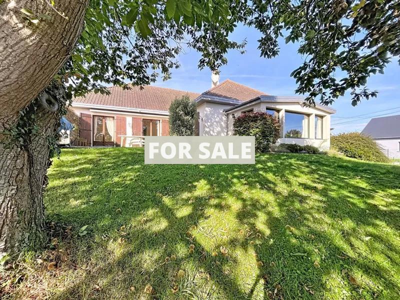Detached House with Garden by the Coast