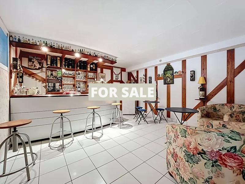 Detached House with Garden by the Coast