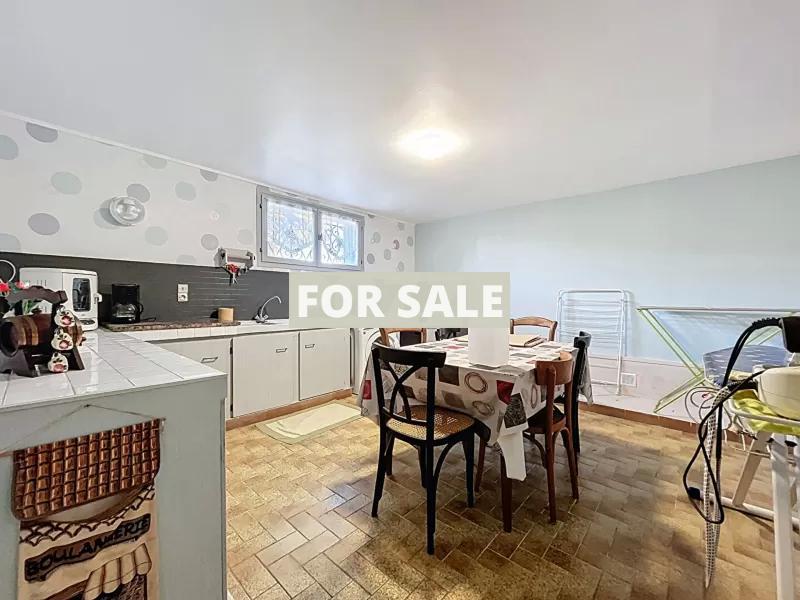 Detached House with Garden by the Coast