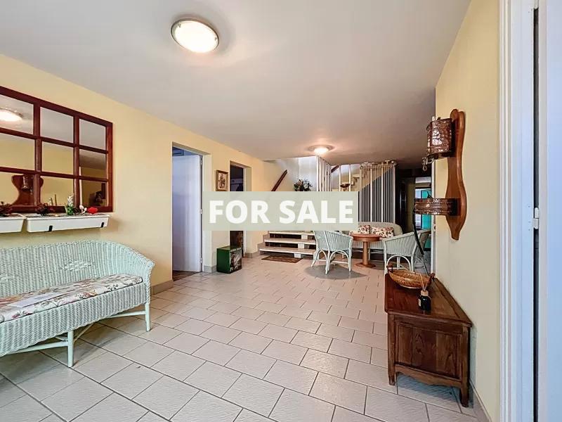 Detached House with Garden by the Coast