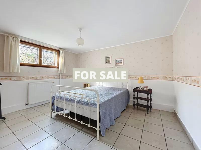 Detached House with Garden by the Coast