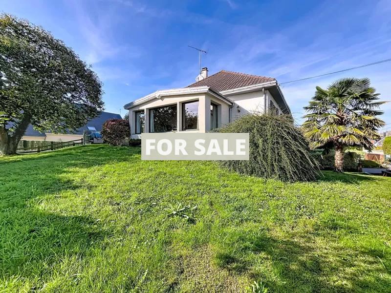 Detached House with Garden by the Coast