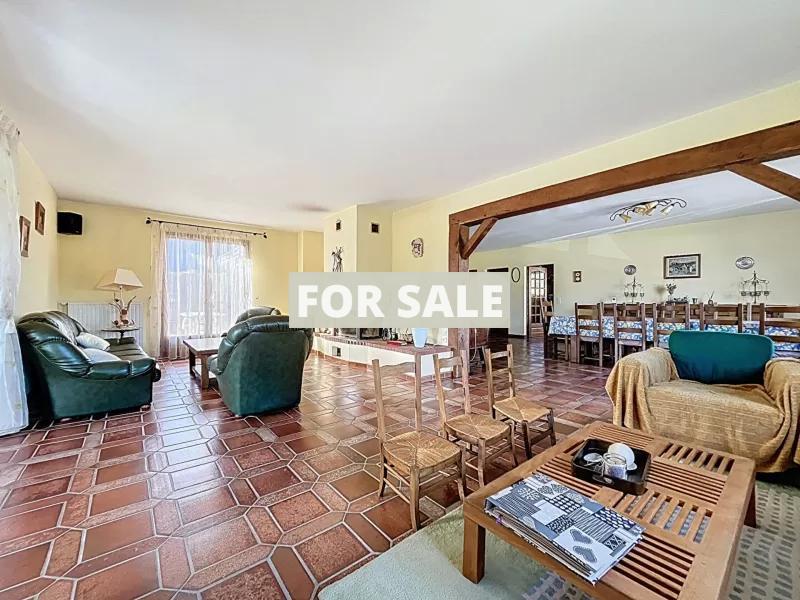 Detached House with Garden by the Coast