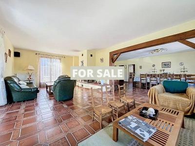 Detached House with Garden by the Coast