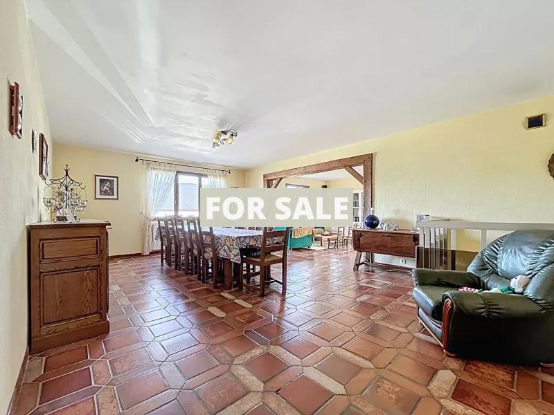 Detached House with Garden by the Coast