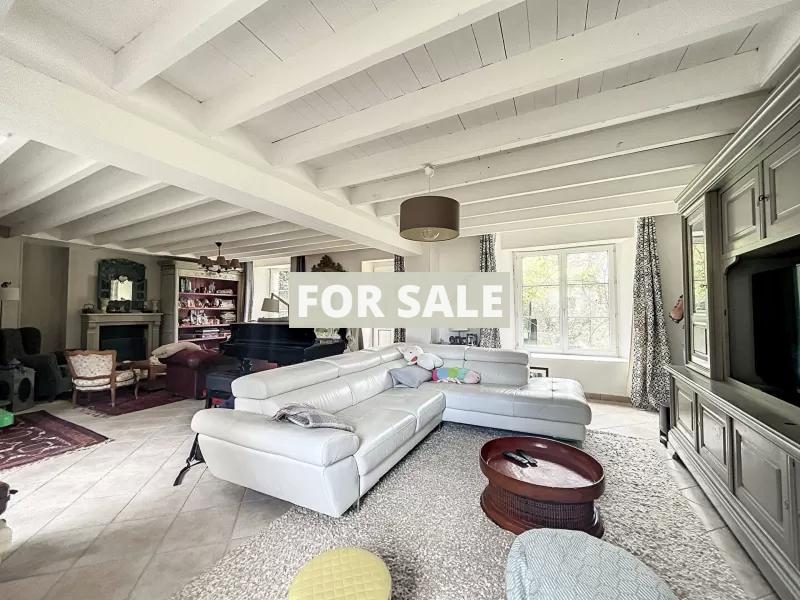 Detached Country House with Outbuilding