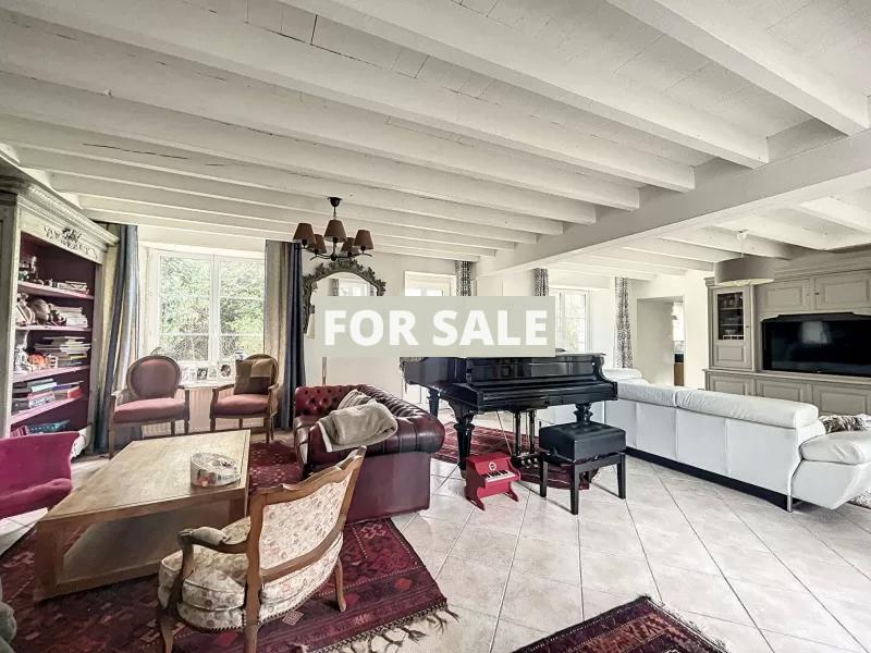 Detached Country House with Outbuilding