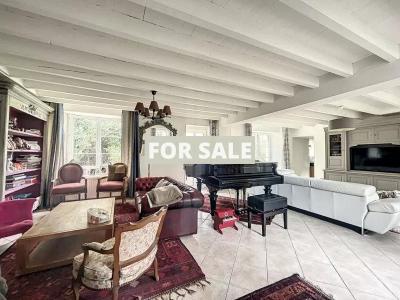 Detached Country House with Outbuilding