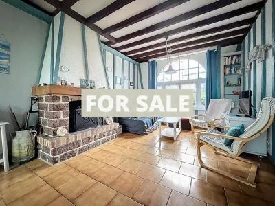 Detached House with Garden by the Coast