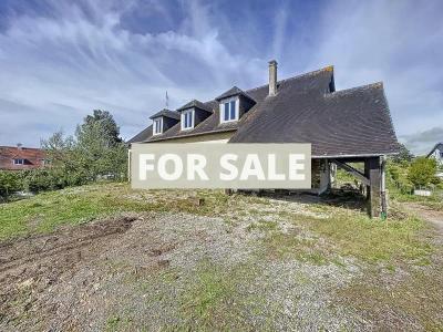 Detached House with Garden by the Coast