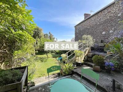 Town House with Neat Garden