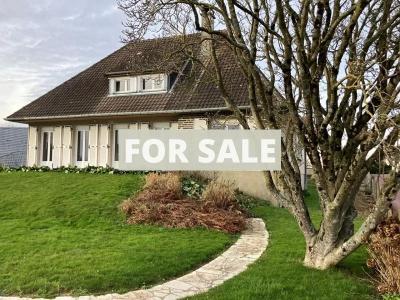 Traditional Detached House with Garden