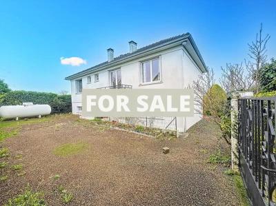 Detached House with Garden only 1.8km to the Sea