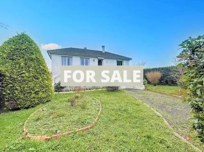 Detached House with Garden only 1.8km to the Sea