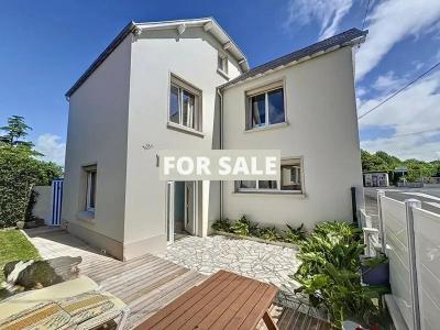 Detached House with Garden
