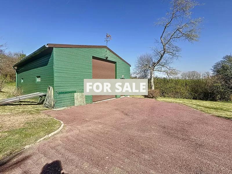 Detached House with Home Cinema and LovelyGarden