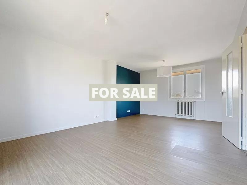 Detached House in Good Order by the Coast