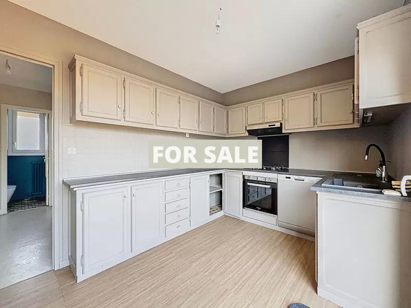 Detached House in Good Order by the Coast