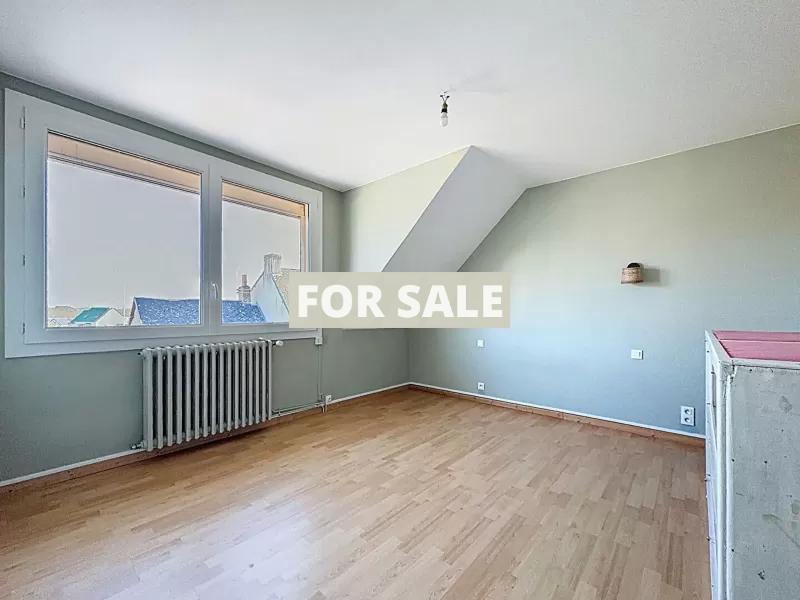 Detached House in Good Order by the Coast