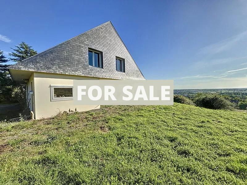 Main Photo of a 4 bedroom  Country House for sale